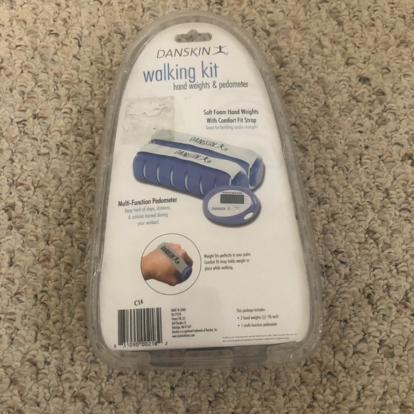 Danskin Walking Kit.  NWOT - Picture 2 of 2